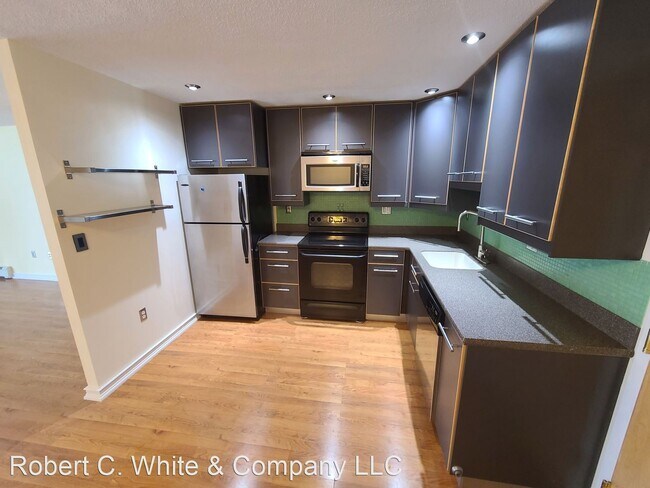 Building Photo - 1 br, 1 bath House - 12 Stony Brook Dr Apt B4