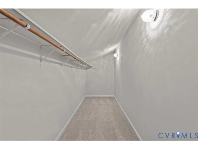 Foto del edificio - 4 Bedroom 3 Bathroom for Rent