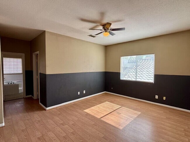 Building Photo - Spacious 3-Bedroom, 2.5-Bathroom Two-Story...