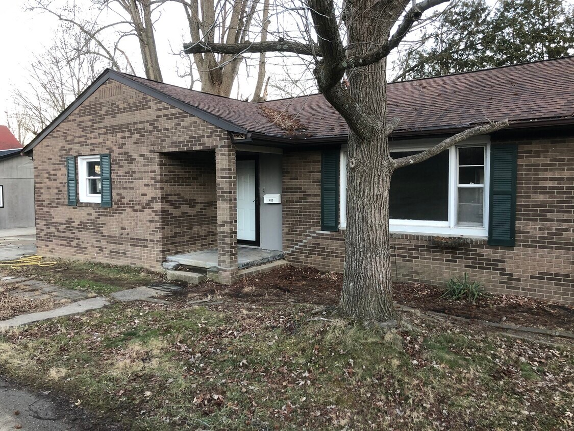 Unit 400 - 402 N Hord St