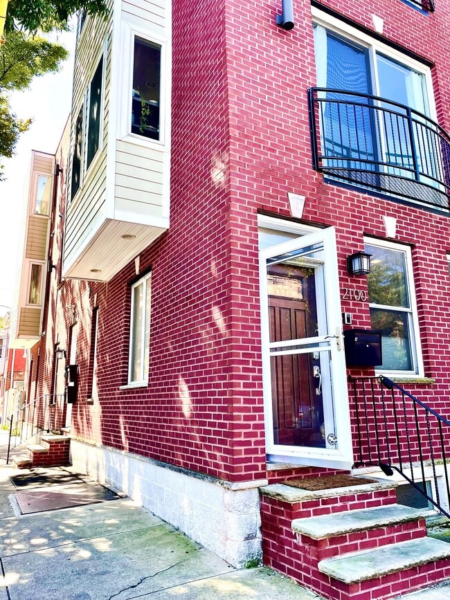 Building Photo - 2100 Christian St