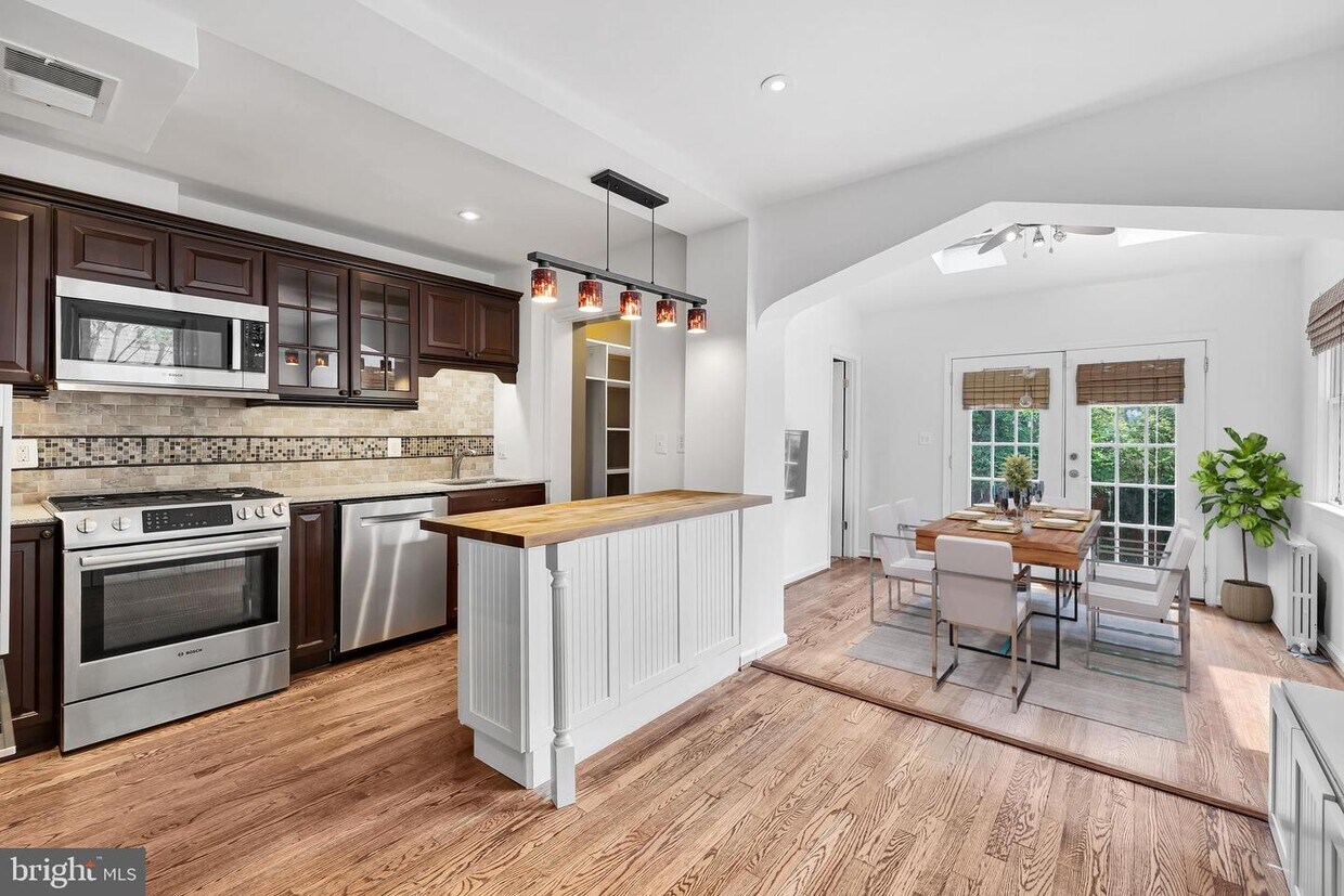 1134 Powhatan St, Alexandria, VA 22314 Townhome Rentals in Alexandria