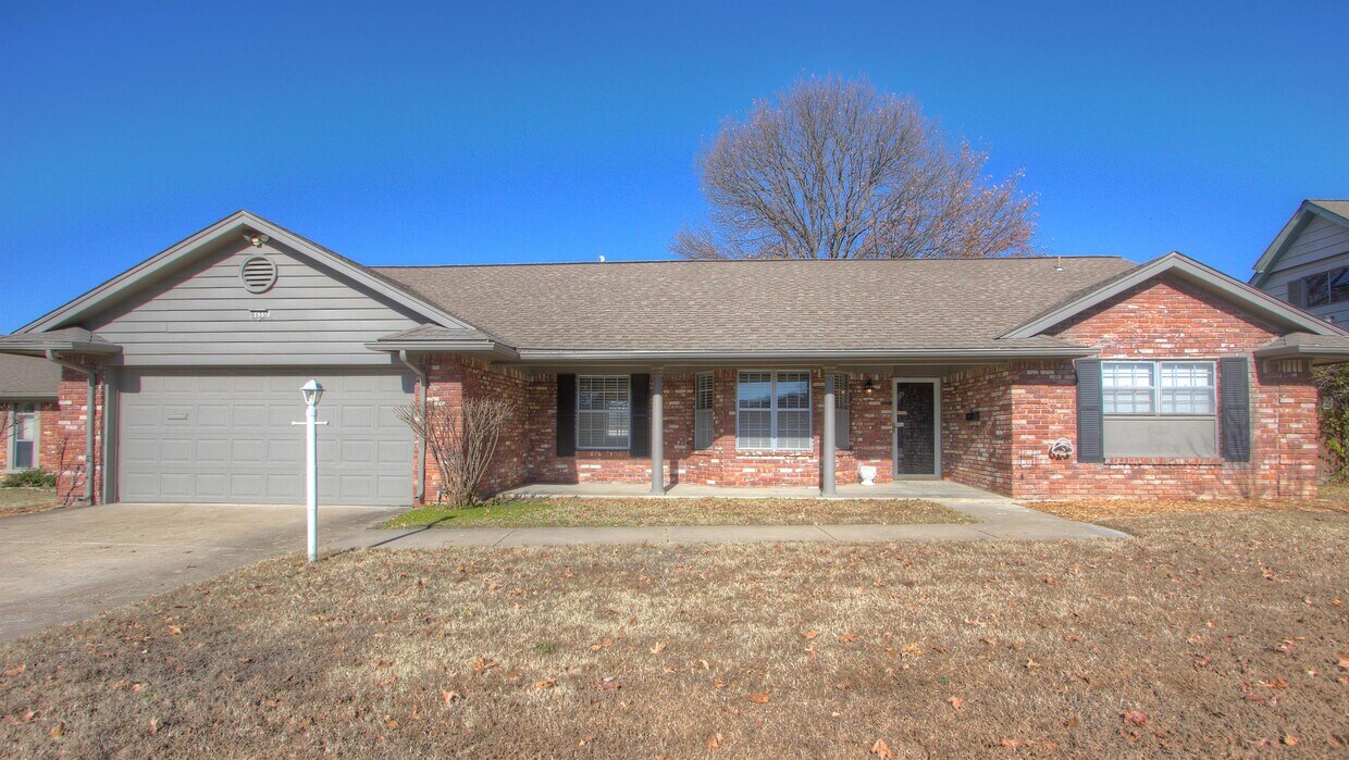 Foto principal - 6635 E 54th St