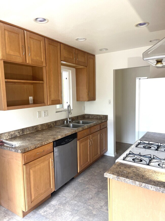 Foto del edificio - 570 Darwin Cir