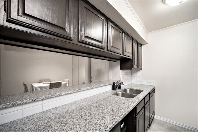 Building Photo - 11470 Audelia Rd