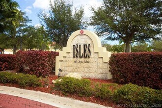 Building Photo - 12430 Vista Isles Dr