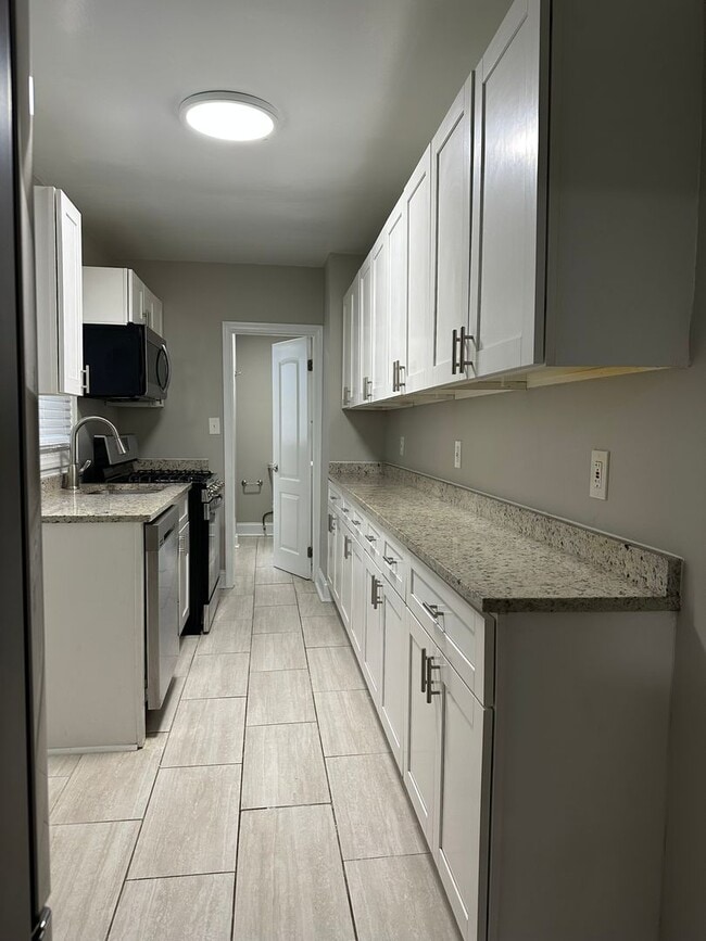 Foto del edificio - 3 Bedroom Townhome Near Little Italy