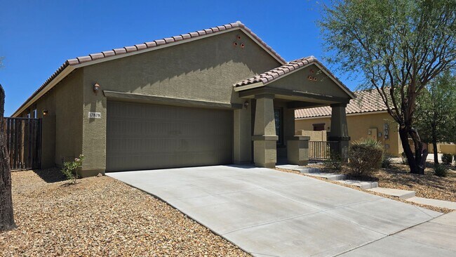 Foto del edificio - Enjoy the incredible amenities at Estrella Mountain Ranch!