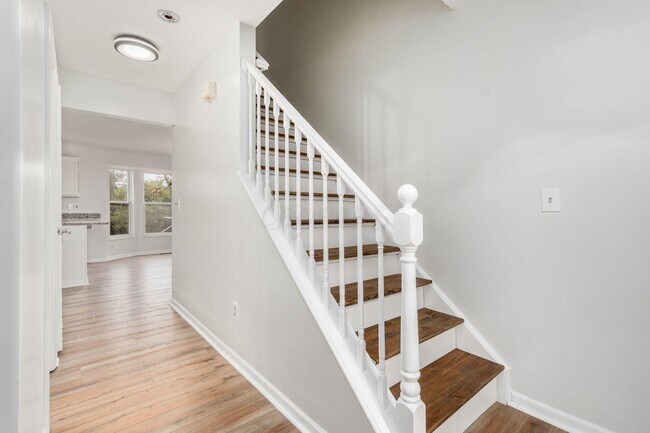Foto del edificio - 5733 Clearfield Ln