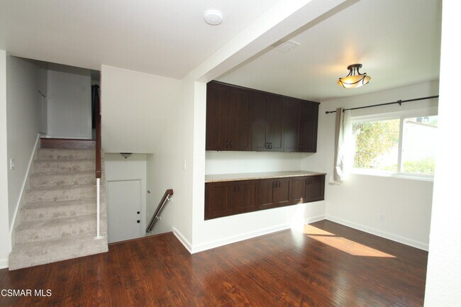 Foto del edificio - 1299 Ramona Dr