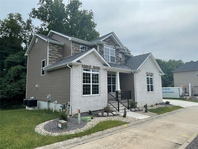 Building Photo - 7050 Goshen Rd