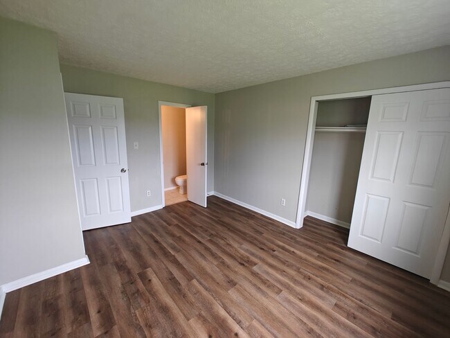 Building Photo - 1442 Coachlite Dr