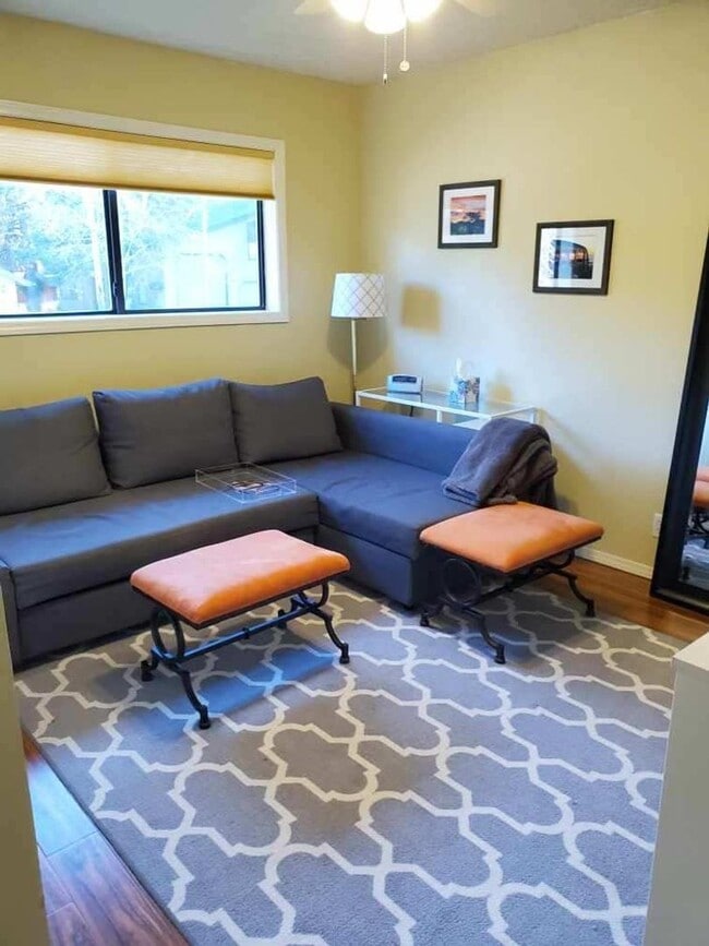 Building Photo - Gorgeous Flagstaff Rental