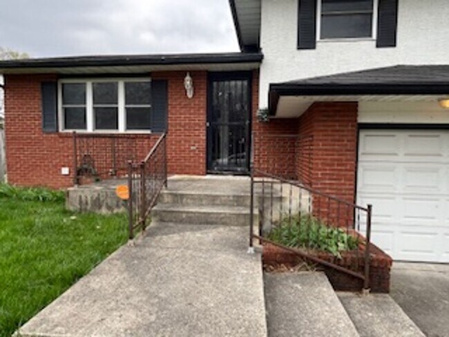 Foto del edificio - Spacious 3 bedroom 2 bathroom single famil...