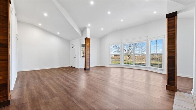 Foto del edificio - 5748 N Graham Rd