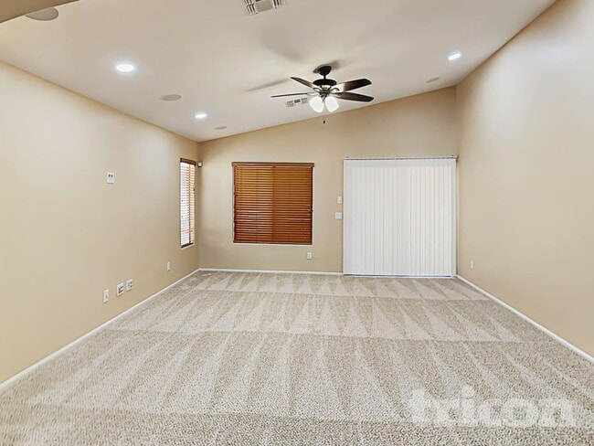 Foto del edificio - 2929 S 162nd Ln