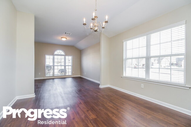 Building Photo - 2820 Windcrest Tr