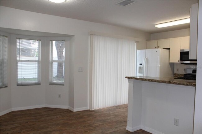 Foto del edificio - 1750 Horsechestnut Ct