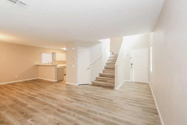 Building Photo - 5325 Cholla Blossom Ct