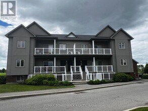 Building Photo - 26 Sternes Private