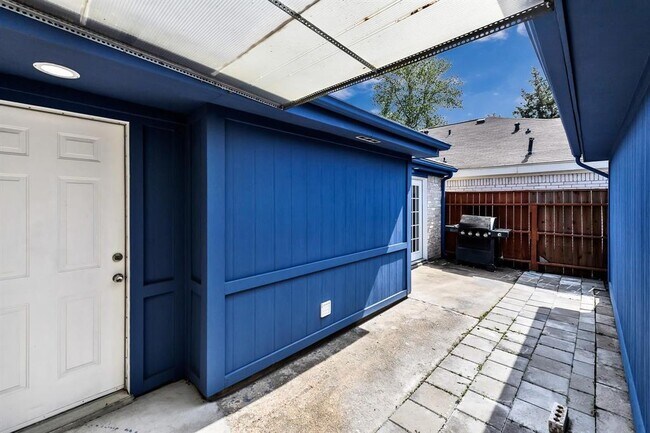 Foto del edificio - 11019 Willwood Dr