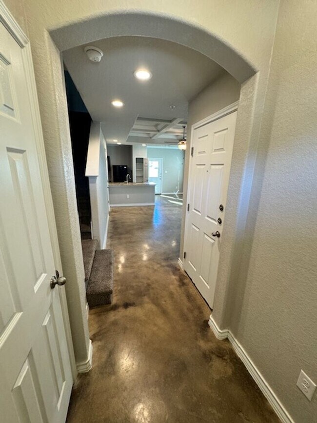 Foto del edificio - Elegant Townhome Ready for Move In - 3 BR 2.5 Bath - NE San Antonio (in Selma)