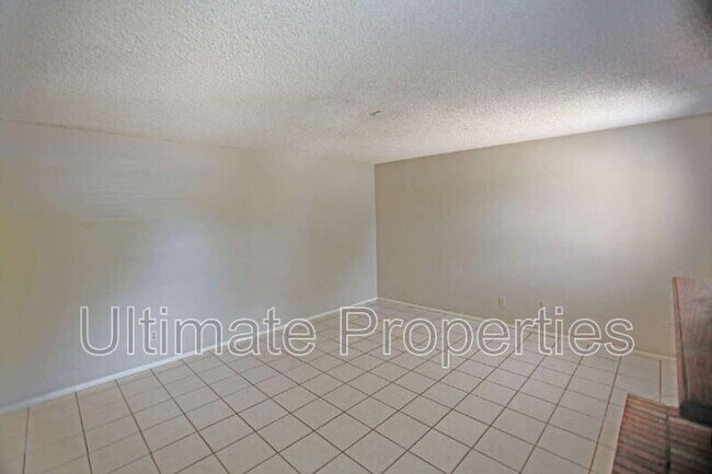 Foto del edificio - 2808 W Orangewood Ave