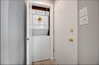 Building Photo - 1903 Commonwealth St