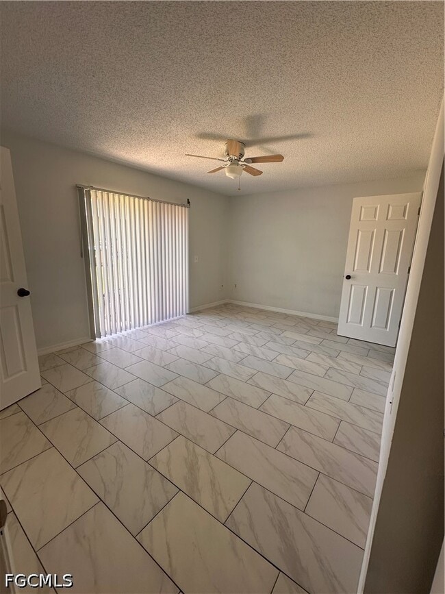 Building Photo - 4920 Vincennes Ct
