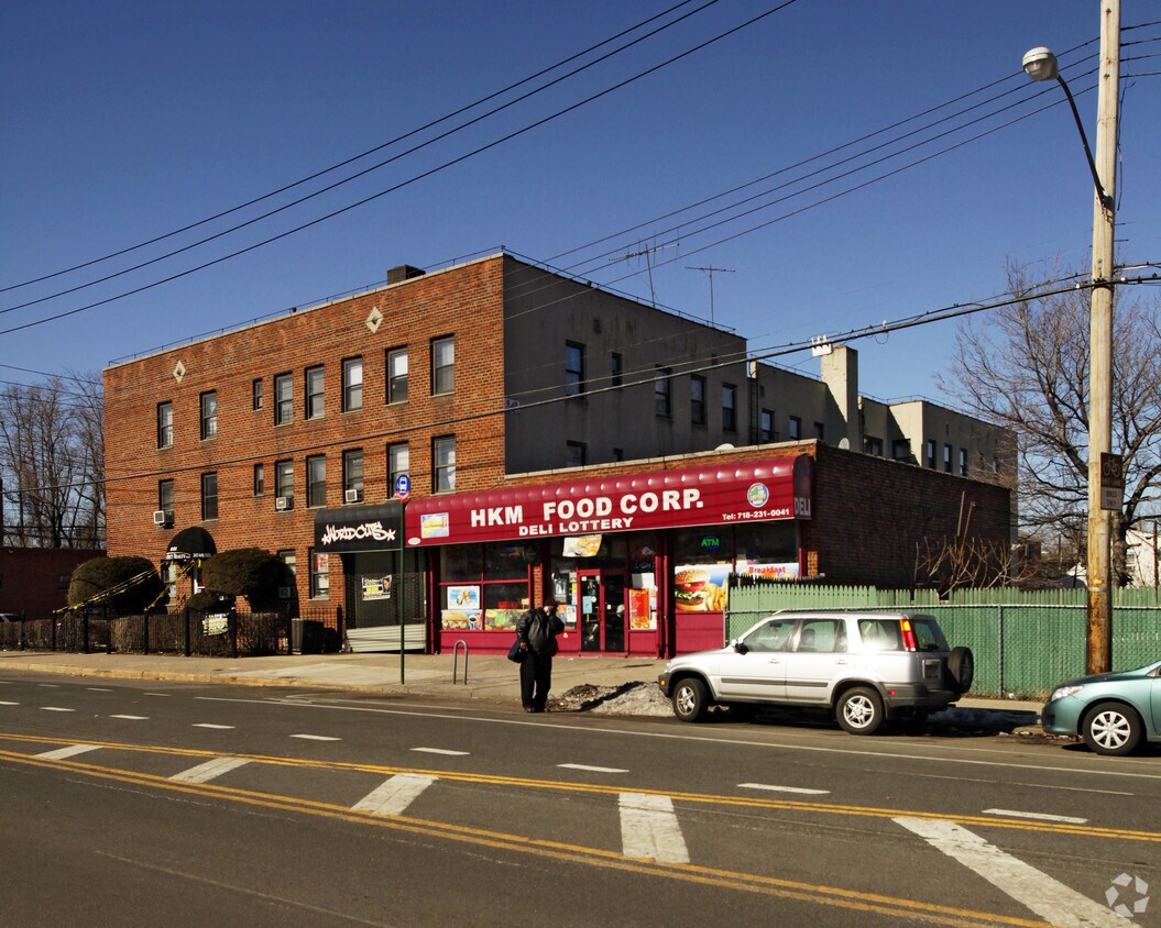Building Photo - 2700 Wilson Ave