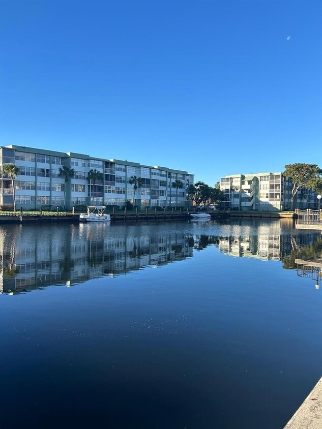 Foto del edificio - 2761 Taft St