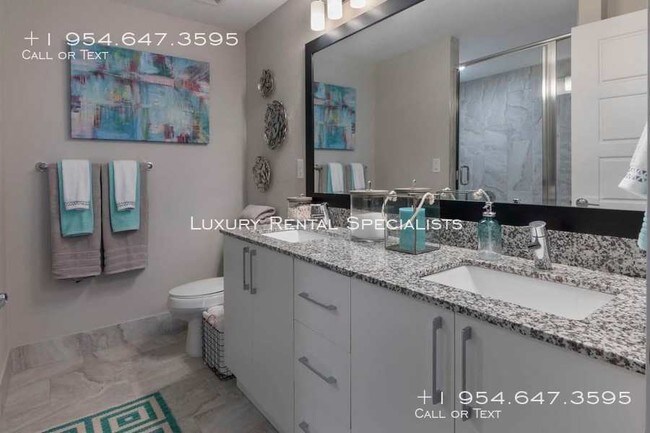 Building Photo - Modern Luxury