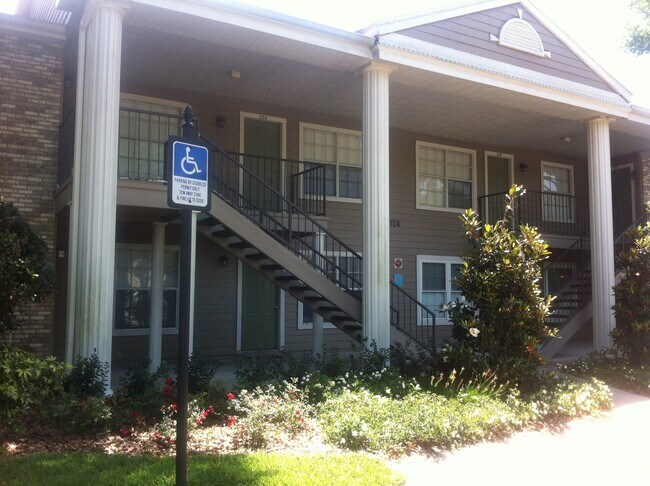 Edificio 124 - 124 Reserve Cir