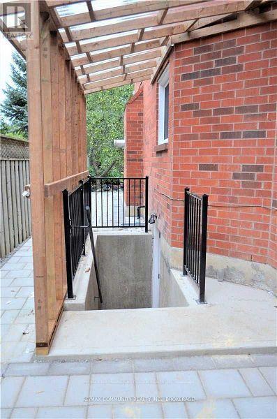 Building Photo - 46 Welsh St