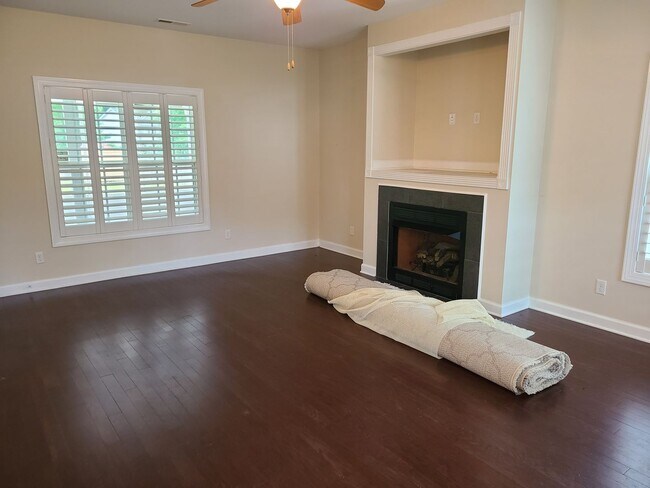 Foto del edificio - 4 Bedroom, 2.5 bath located in Everetts Cr...