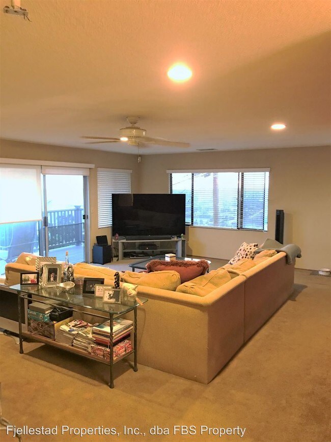 Foto del edificio - 3 br, 2 bath House - 1651 Grand Avenue