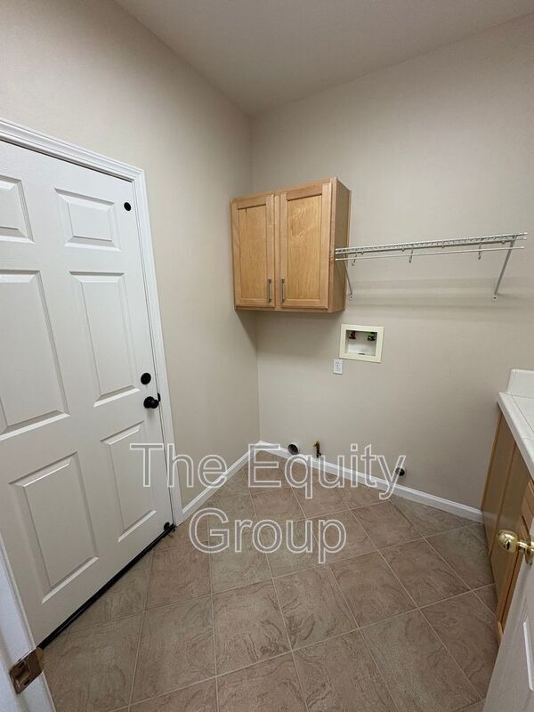 Foto del edificio - 4911 W Elkhorn Ave