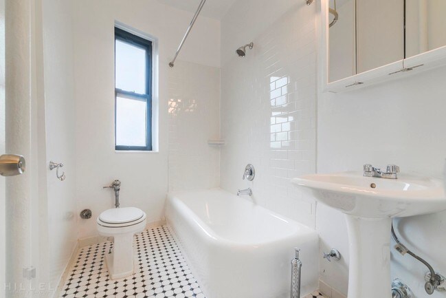 Foto del edificio - 4126 73rd St