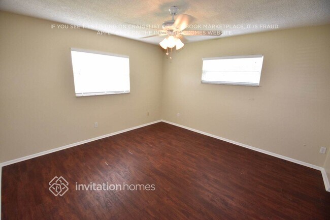 Building Photo - 5025 Tangerine Way