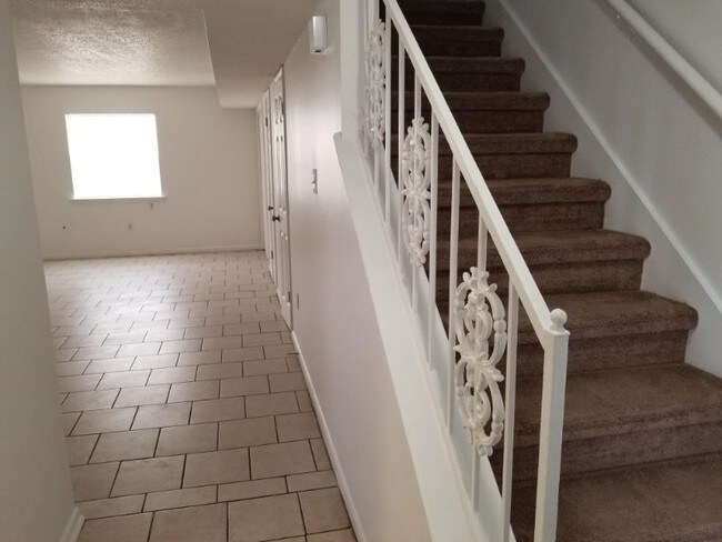 Building Photo - 2131 Carondelet St