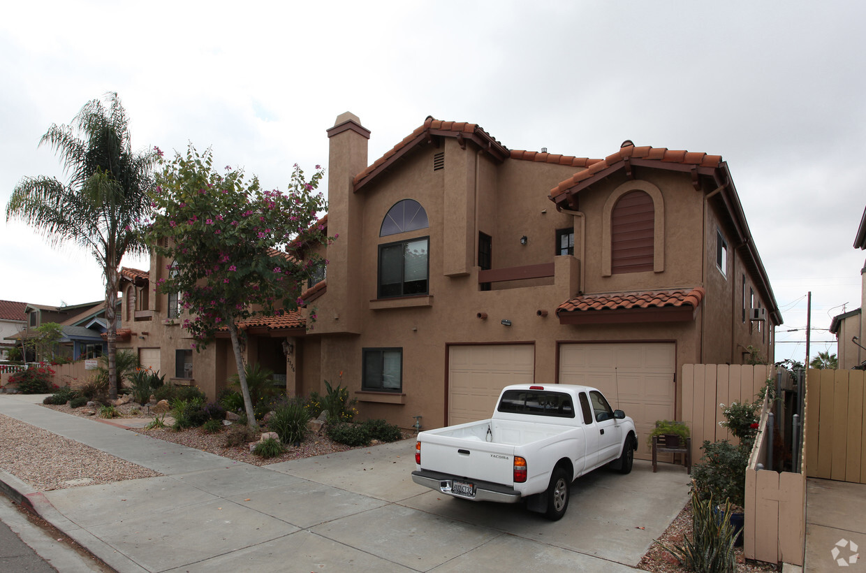 Foto del edificio - 3770-3776 Pershing Ave