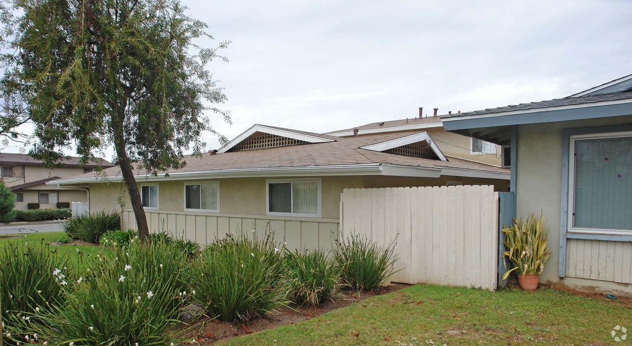 Building Photo - 821 Bonita Ave