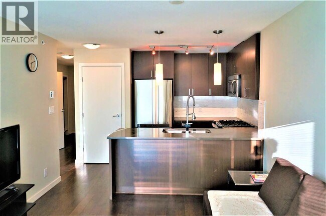 Building Photo - 7117 Elmbridge Way