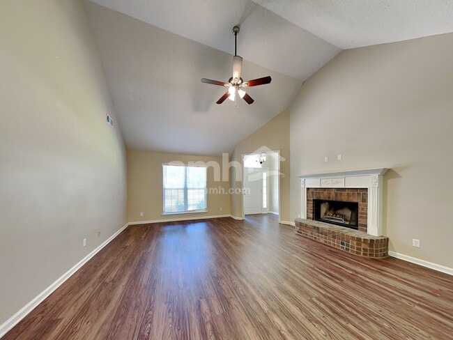Building Photo - 131 Junco Way