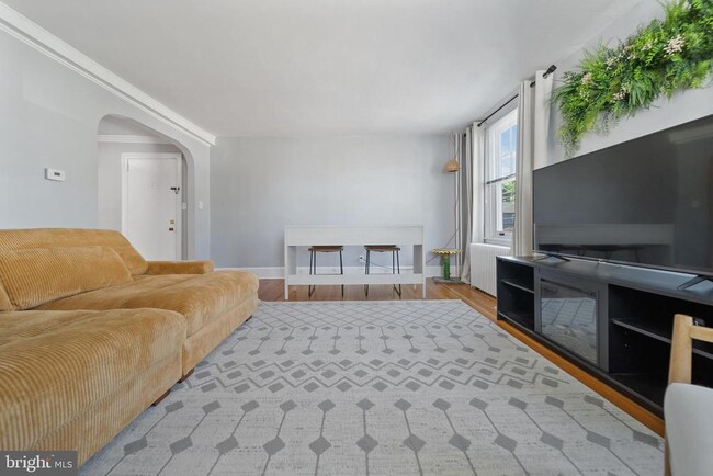 Building Photo - 35 S Main St