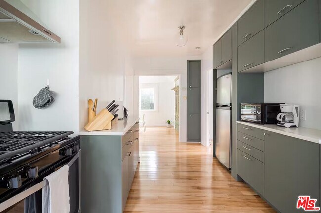 Foto del edificio - 716 Sunset Ave