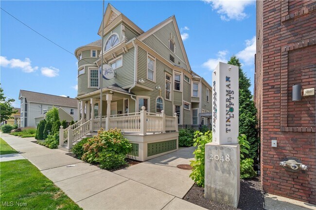 Foto del edificio - 2048 Fulton Rd