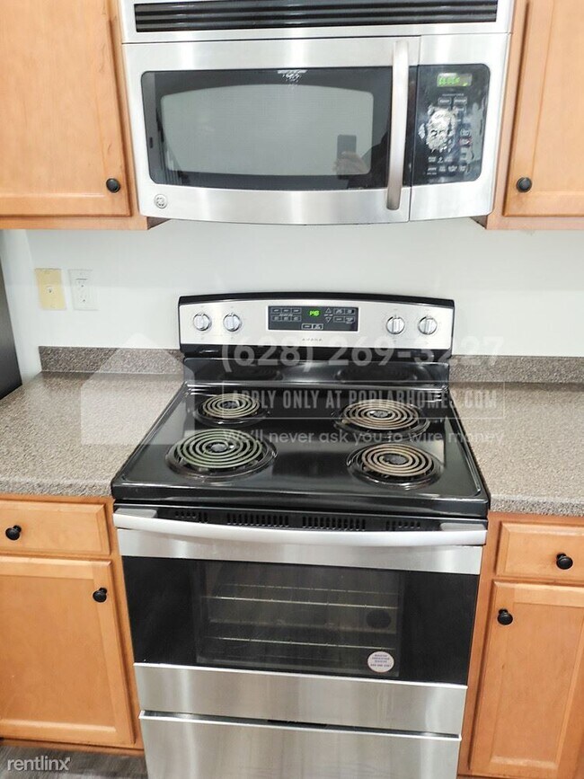 Building Photo - 4 br, 2.5 bath House - 2006 Woodsdale Dr -