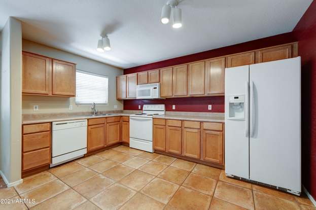 Foto del edificio - 2726 E Cambridge Ave