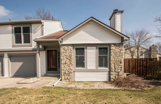 Building Photo - 6228 Sawmill Woods Dr